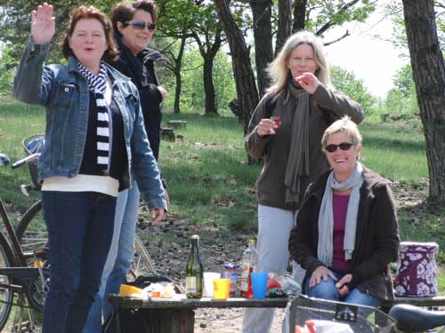 vier "Muttis" vier "Muttis"